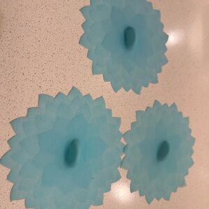 Set of Blue Silicone Flower Lids